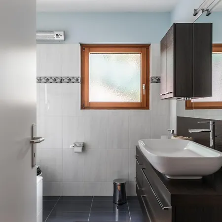 Hills Apartment *